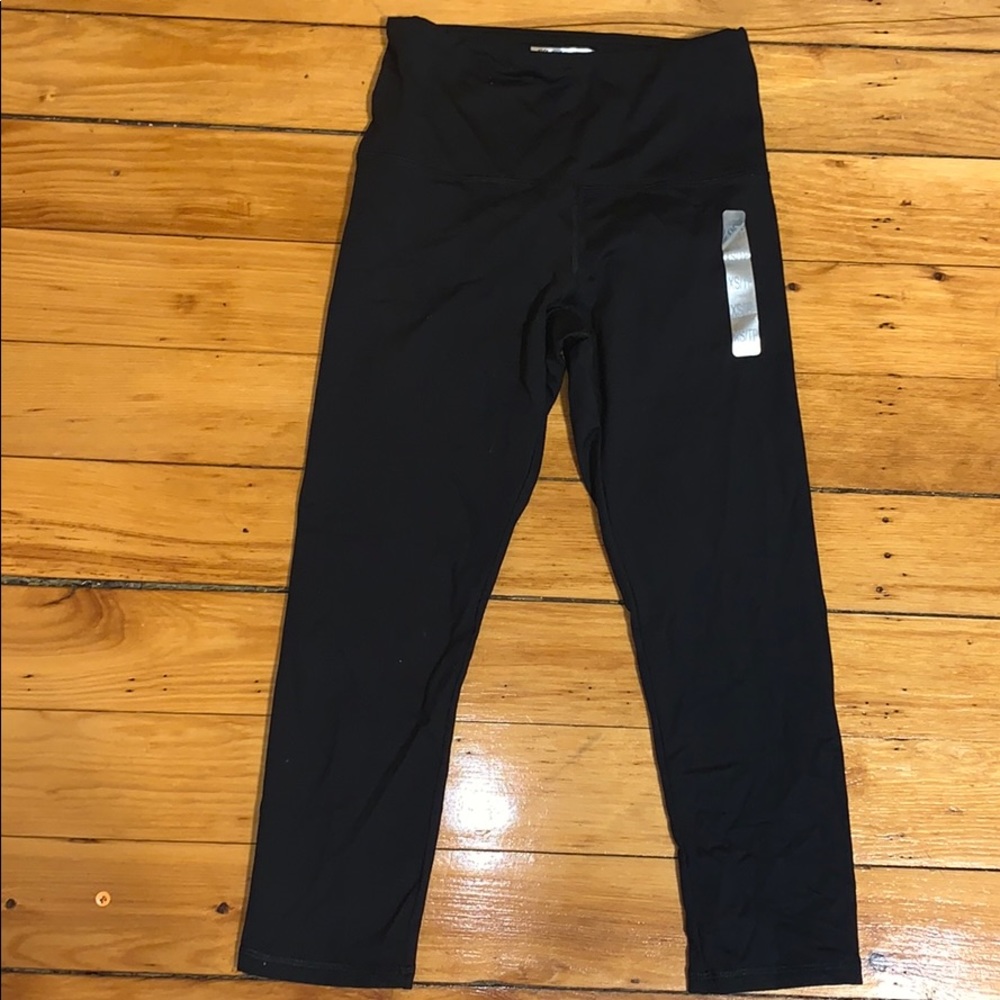 Forever 21 Black Capri leggings